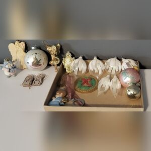 Vintage Holiday Ornament Set